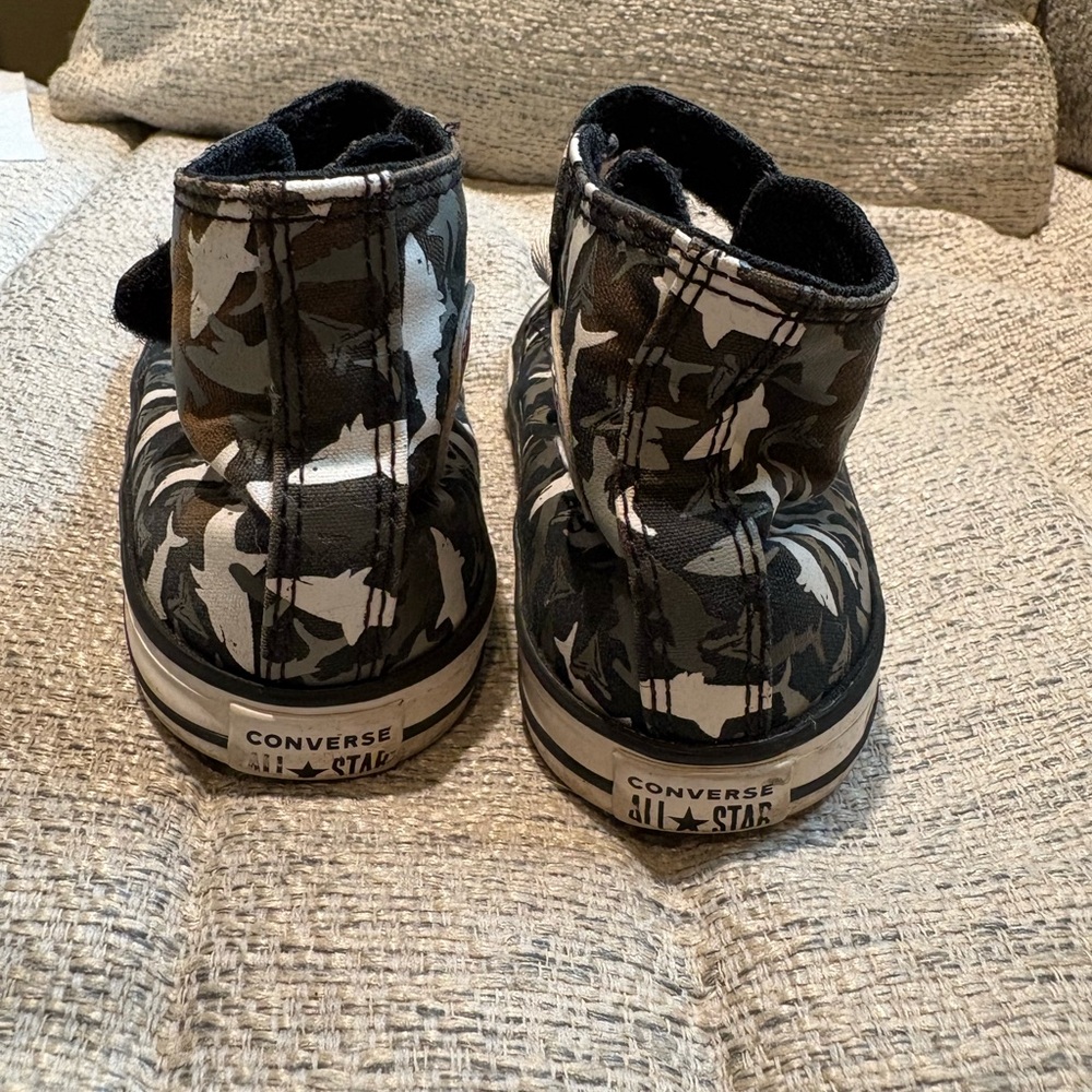 Stylish Black and White Kids High-Top Sneakers - Picture 3 of 3